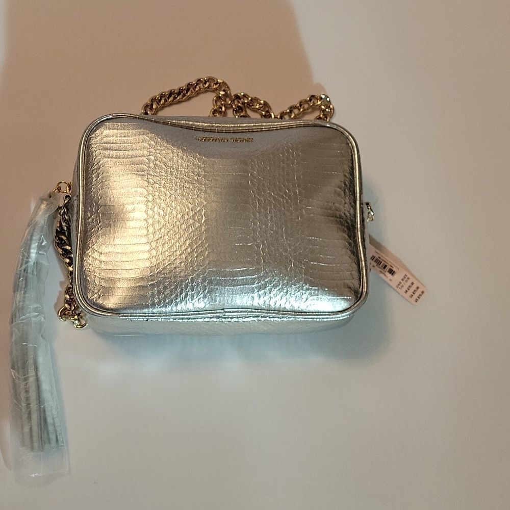 BRAND NEW VICTORIA SECRET SILVER WITH SHOULDER STRAP BAG - Picture 5 of 16